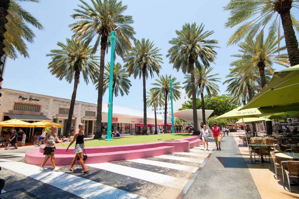 Lincoln Road Outdoor Plaza / Shopping Center  Miami, Florida